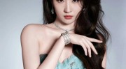 无衣美人照片刘亦菲在上海被偶遇逛街购物据传买了34件衣服引发热议！